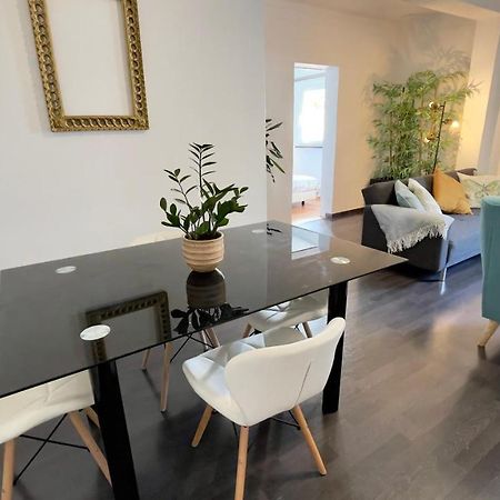 Apartamento T2 Com Terraco Grande Apartment Quarteira Luaran gambar