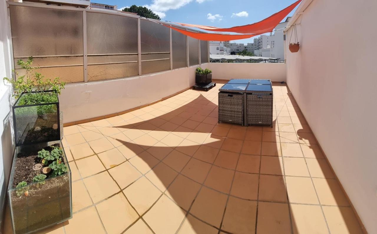 Apartamento T2 Com Terraco Grande Apartment Quarteira Luaran gambar