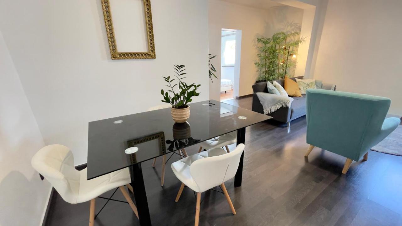 Apartamento T2 Com Terraco Grande Apartment Quarteira Luaran gambar