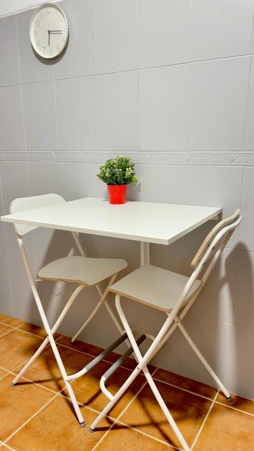 Apartamento T2 Com Terraco Grande Apartment Quarteira Luaran gambar