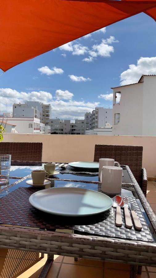 Apartamento T2 Com Terraco Grande Apartment Quarteira Luaran gambar