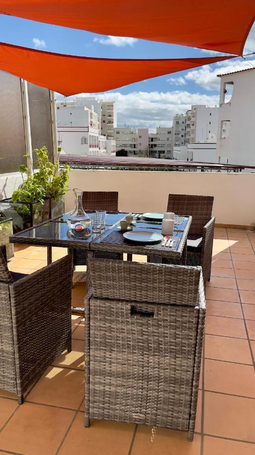 Apartamento T2 Com Terraco Grande Apartment Quarteira Luaran gambar