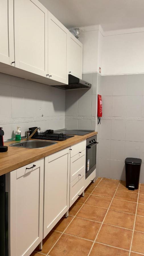 Apartamento T2 Com Terraco Grande Apartment Quarteira Luaran gambar