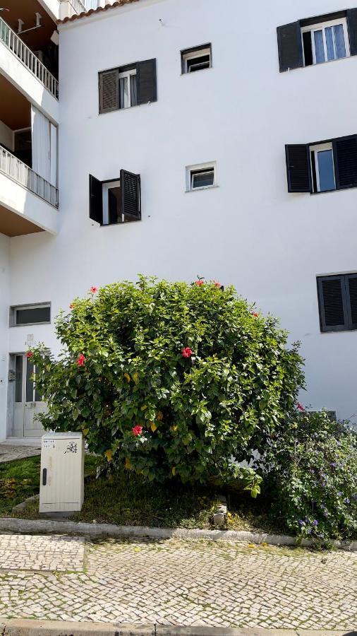 Apartamento T2 Com Terraco Grande Apartment Quarteira Luaran gambar